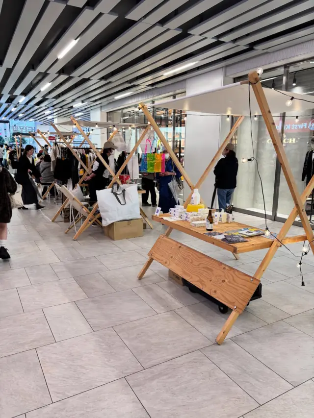 天然木と布でつくられたスタンドで温もりのある風景を。note architect